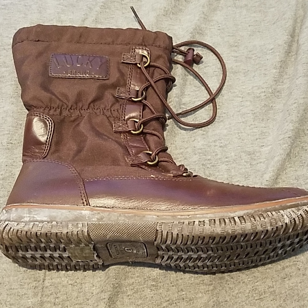 NWT. Lucky Brand boot.